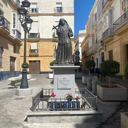 Bonito Apartamento En El Centro Historico De Cadiz *